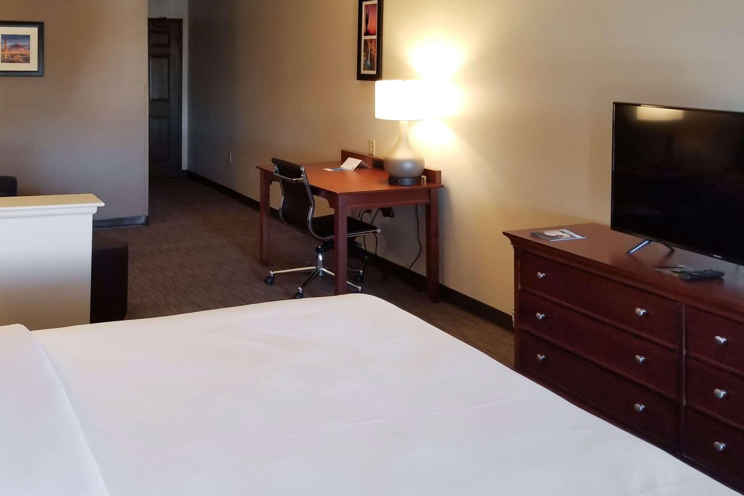 Comfort Inn & Suites Tempe Phoenix Sky Harbor Airport Bagian luar foto