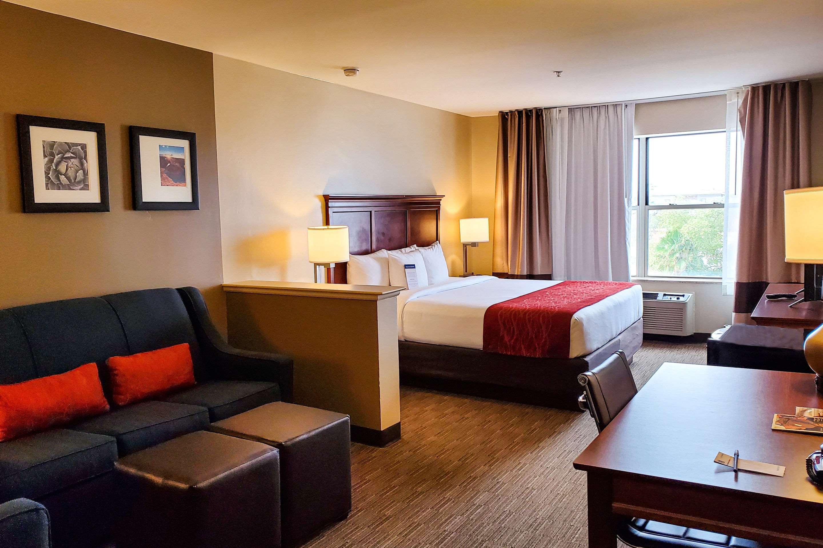 Comfort Inn & Suites Tempe Phoenix Sky Harbor Airport Bagian luar foto