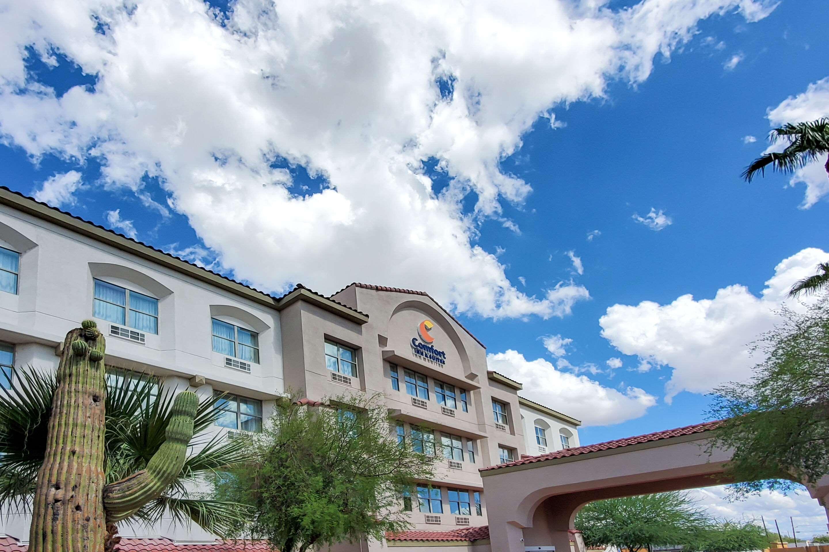 Comfort Inn & Suites Tempe Phoenix Sky Harbor Airport Bagian luar foto