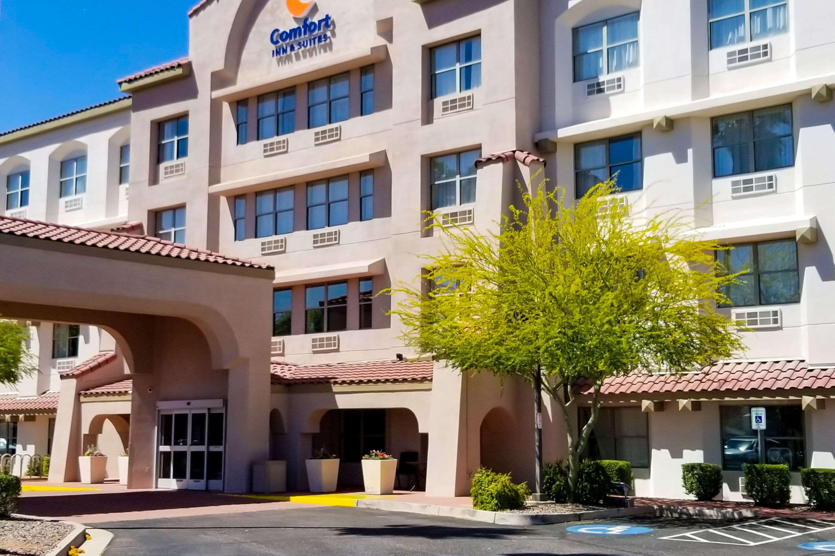 Comfort Inn & Suites Tempe Phoenix Sky Harbor Airport Bagian luar foto