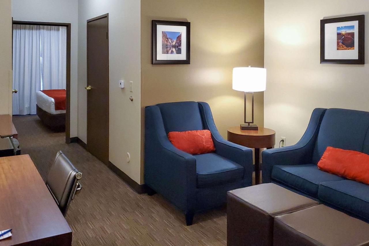 Comfort Inn & Suites Tempe Phoenix Sky Harbor Airport Bagian luar foto