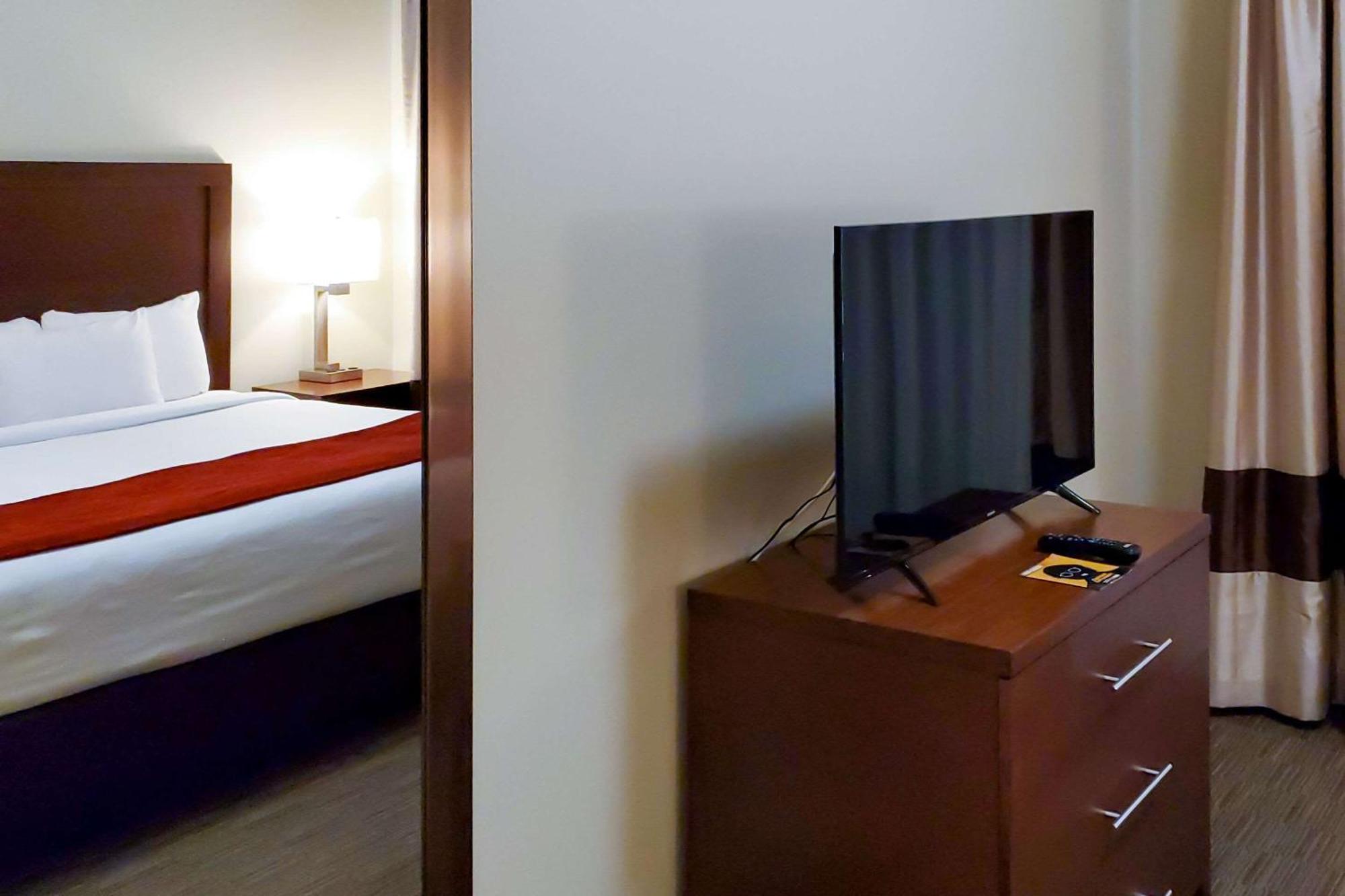 Comfort Inn & Suites Tempe Phoenix Sky Harbor Airport Bagian luar foto