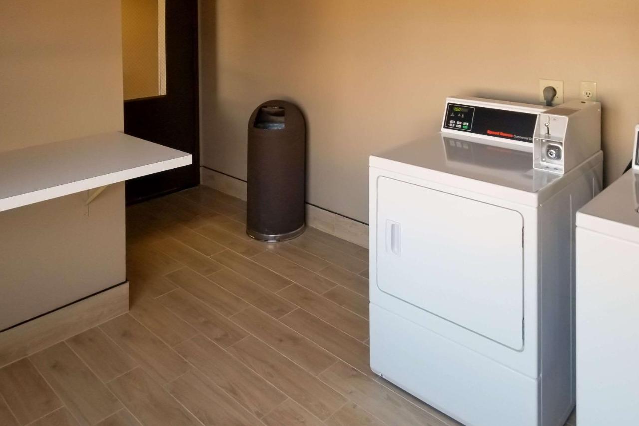 Comfort Inn & Suites Tempe Phoenix Sky Harbor Airport Bagian luar foto