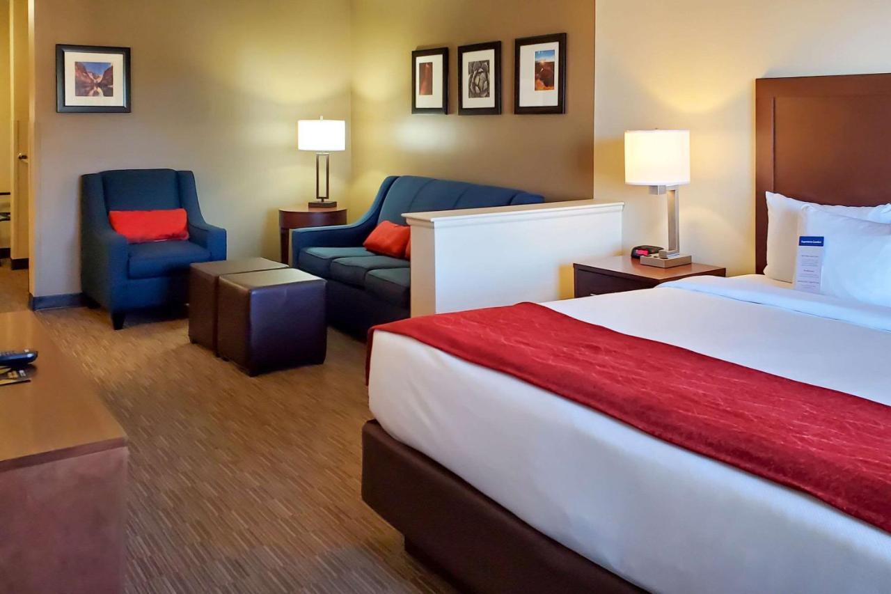 Comfort Inn & Suites Tempe Phoenix Sky Harbor Airport Bagian luar foto