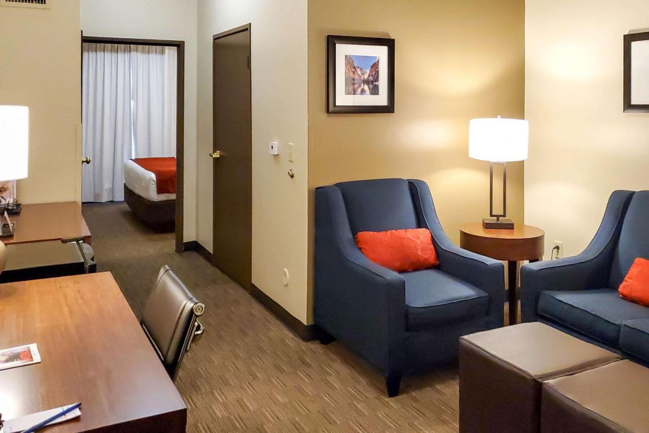 Comfort Inn & Suites Tempe Phoenix Sky Harbor Airport Bagian luar foto